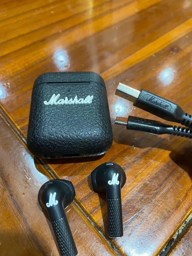 Marshall Black White Textured Stems Cursive Logo TWS Earbuds 4