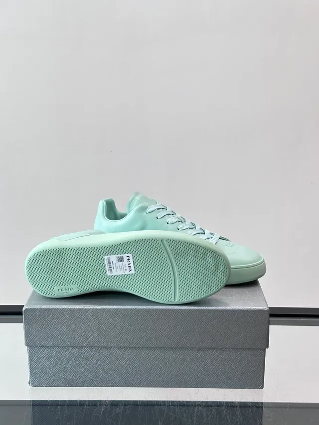 Tênis low-top minimalistas verde menta 2