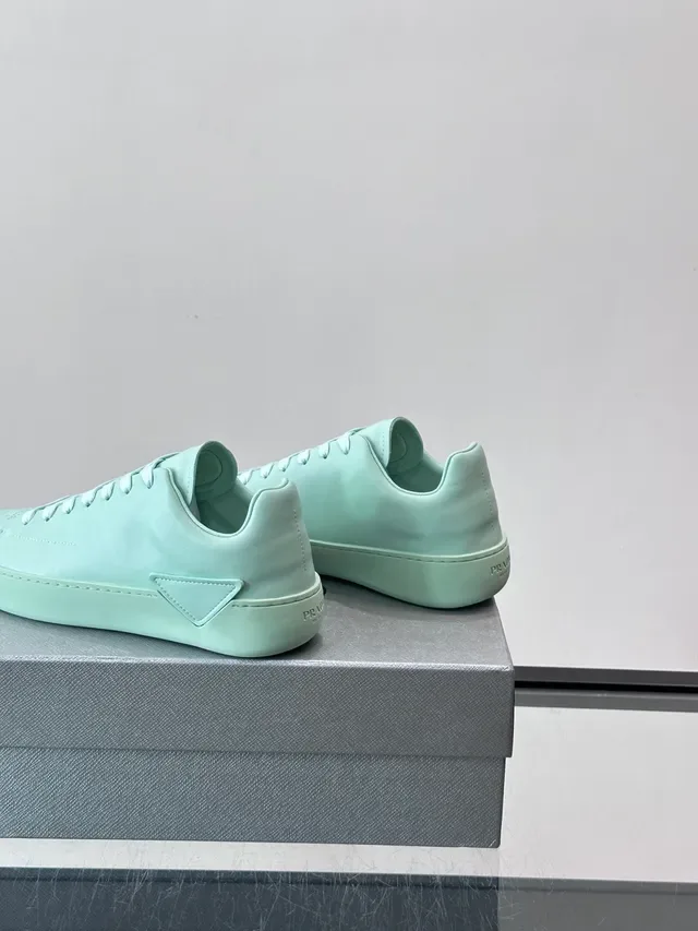 Tênis low-top minimalistas verde menta 3