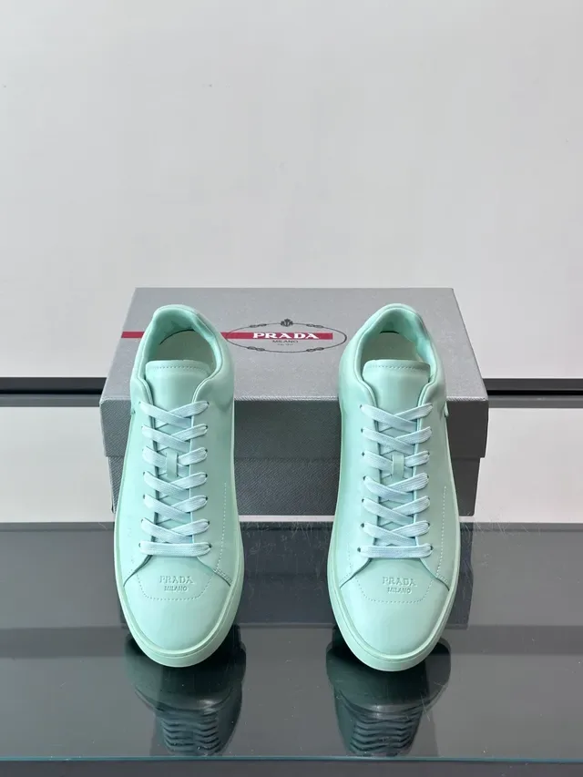Tênis low-top minimalistas verde menta 4