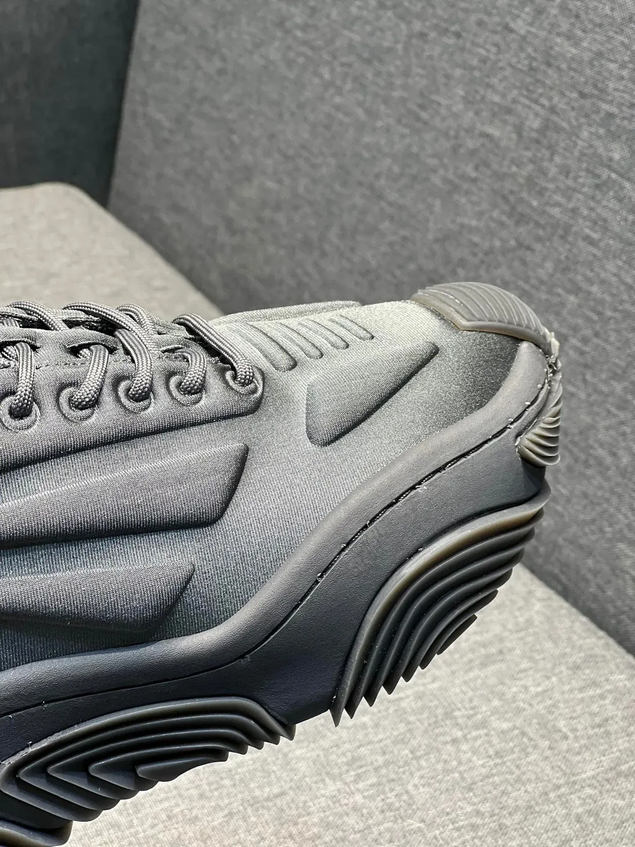 Monochromatic Metallic Gray Oversized Low-Top Chunky Sneaker 3