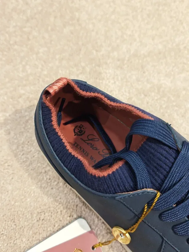 Navy Beige Low-Top Smooth Upper Sneakers 4
