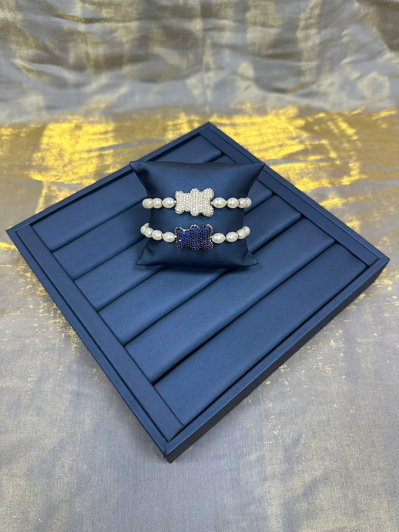Navy White Pearl-Strung Crystal-Embellished Bow Bracelet 8