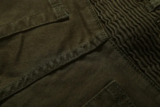 Pantalones oliva desgastados con rodilla acanalada reforzada 2