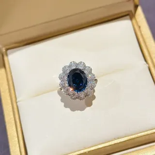 椭圆蓝宝石花卉光环戒指
