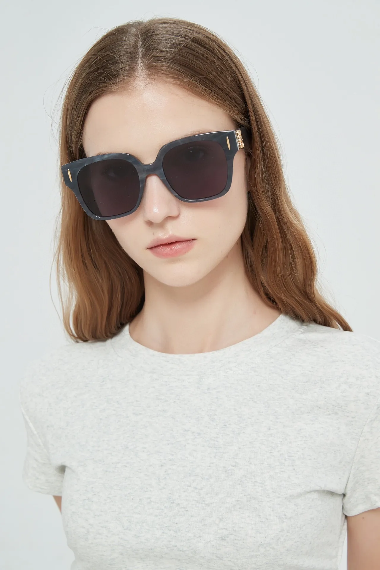 Lunettes de soleil oversized carrées en acétate marbled avec gradient 9