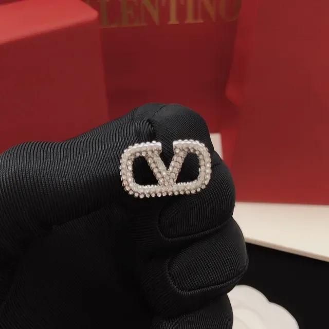 Pavé-Set Double-B Motif Stud Earrings 5