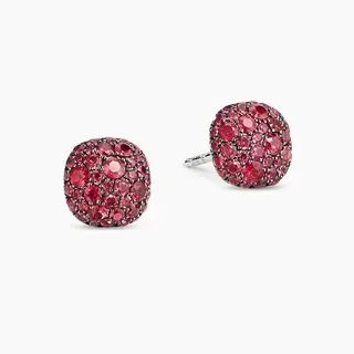Brincos de perno Pavé-Set com gemas vermelhas em formato de almofada