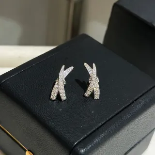 Brincos de pasador Pavé-Set em forma de X com dupla barra