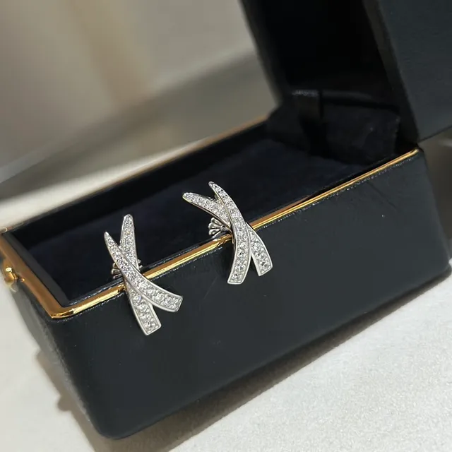 Pavé-Set X-Shape Double-Bar Stud Earrings 3