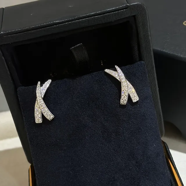 Pavé-Set X-Shape Double-Bar Stud Earrings 9