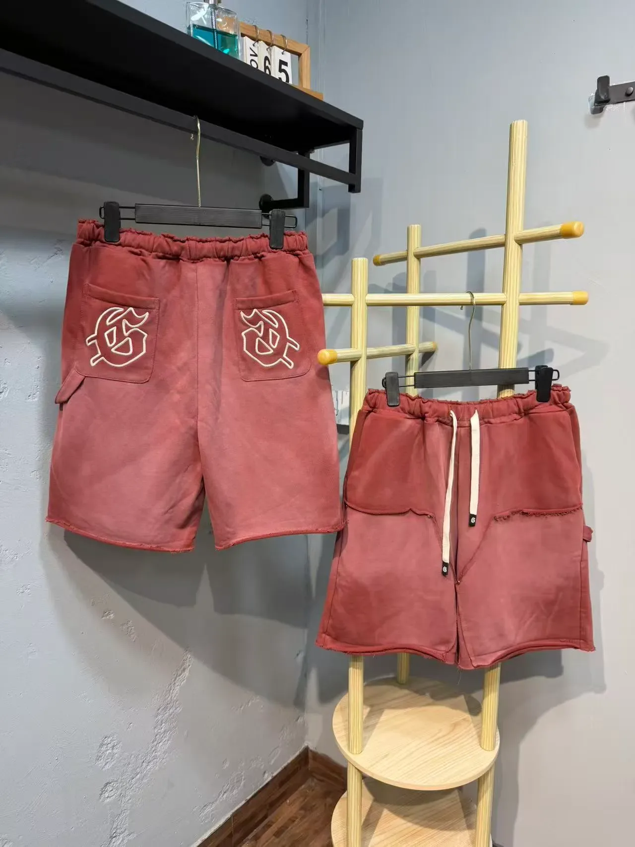 Shorts morado y azul con cintura elástica y bolsillos de parche 14