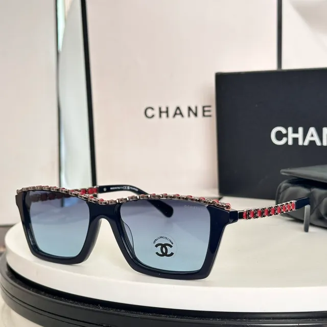Rectangular Beaded Temple Blue Gradient Sunglasses 3