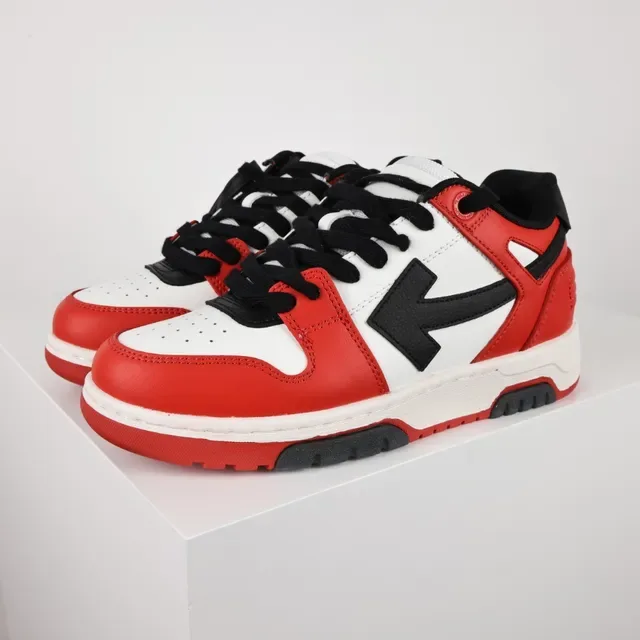 Rouge Blanc et Noir Logo Flèche Sneakers Lifestyle 2