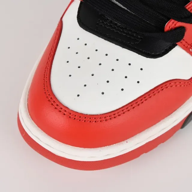 Rouge Blanc et Noir Logo Flèche Sneakers Lifestyle 5