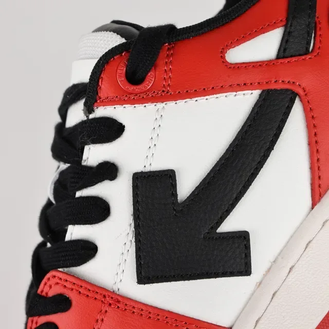 Rouge Blanc et Noir Logo Flèche Sneakers Lifestyle 6