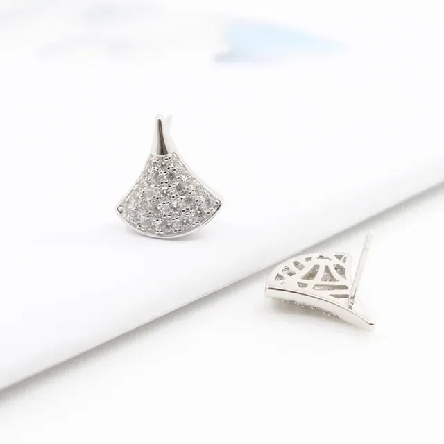 Rose Gold Pavé Fan-Shaped Stud Earrings 2