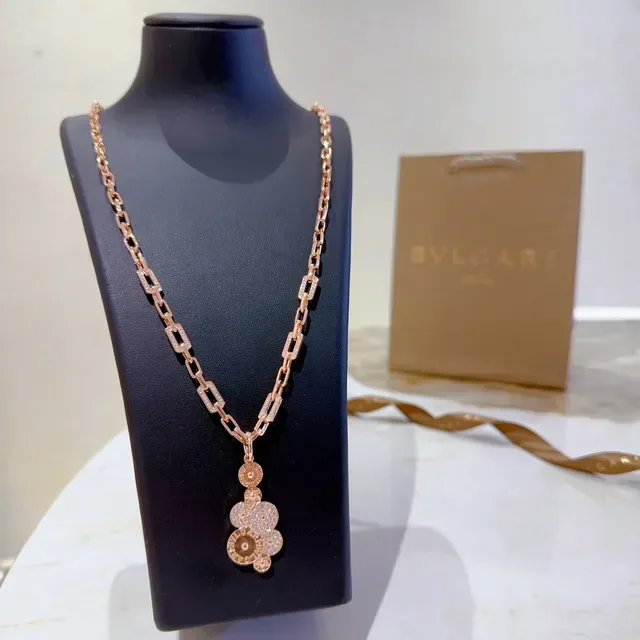 Collier avec Chaîne de Maillons en Or Rose Pavé 7