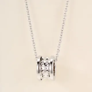 Collar de colgante de pirámide cilíndrica con studs de plata
