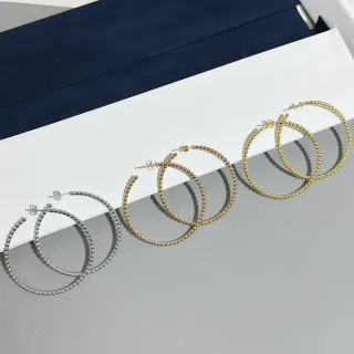 Brincos aro em prata e ouro com contas superfície silhueta