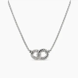 Collier pendentif en argent à anneaux doubles entrelacés pavé