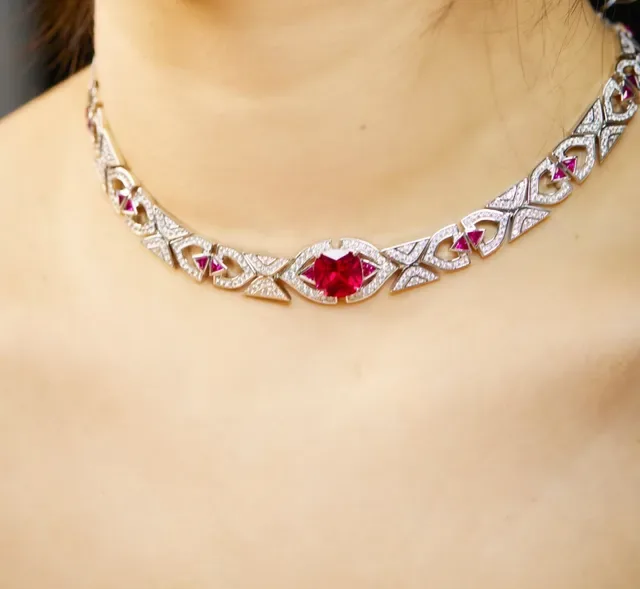 Silver Red Geometric Link Design Pavé-Set White Stones Necklace 4