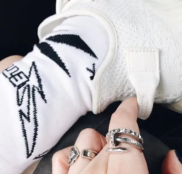 Silver-Toned Spike and Floral Motif Textured Rings 3