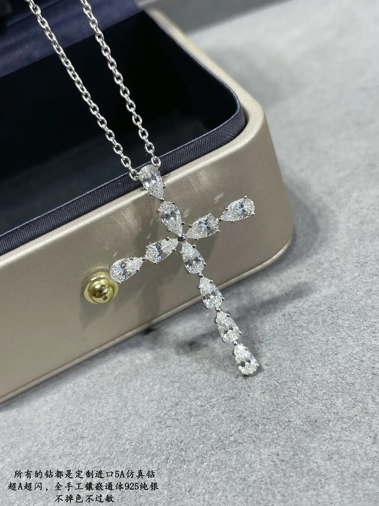 Silver Transparent Cross-Shaped Pendant Pear And Marquise Crystals Necklace 3