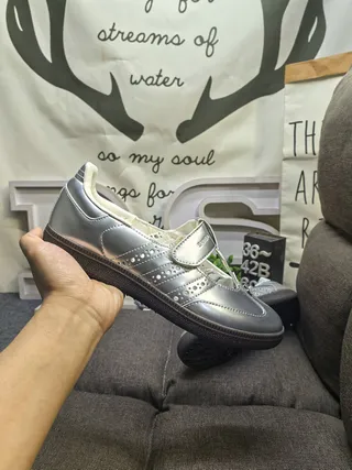 upper فضي أبيض معدني بطانة مثقوبة Mary Jane Shoes 5