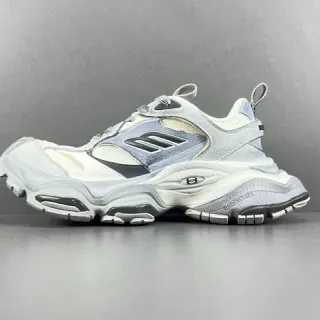 Skechers ধূসর রজত ওভারসাইজড সোল লেয়ার্ড মেশ এবং সিন্থেটিক আপার চাঙ্কি স্নিকার্স