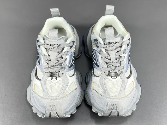 Skechers Gray Silver Oversized Sole Layered Mesh And Synthetic Upper Chunky Sneakers 15