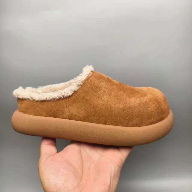 Sapato casual de camurça com forro de shearling, plataforma chunky, slip-on, cor tan 2