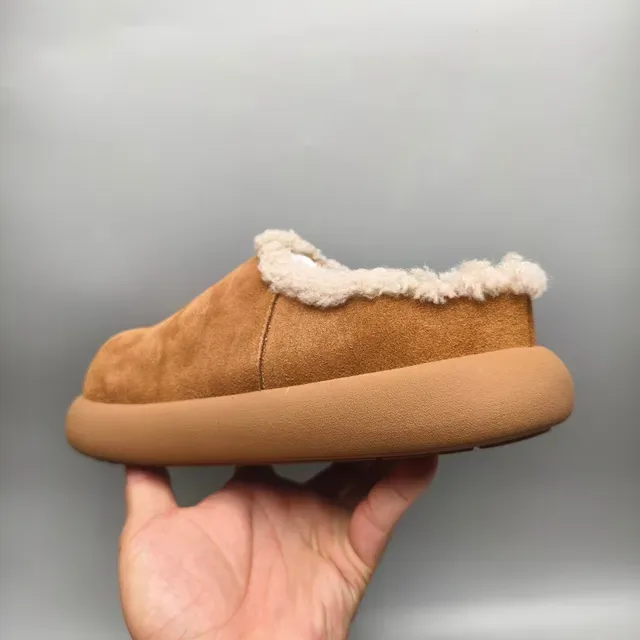 Sapato casual de camurça com forro de shearling, plataforma chunky, slip-on, cor tan 4