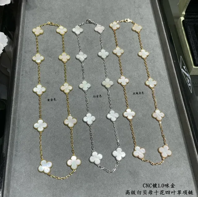 10 三叶草形白色珍珠母镶嵌金色链条项链 8