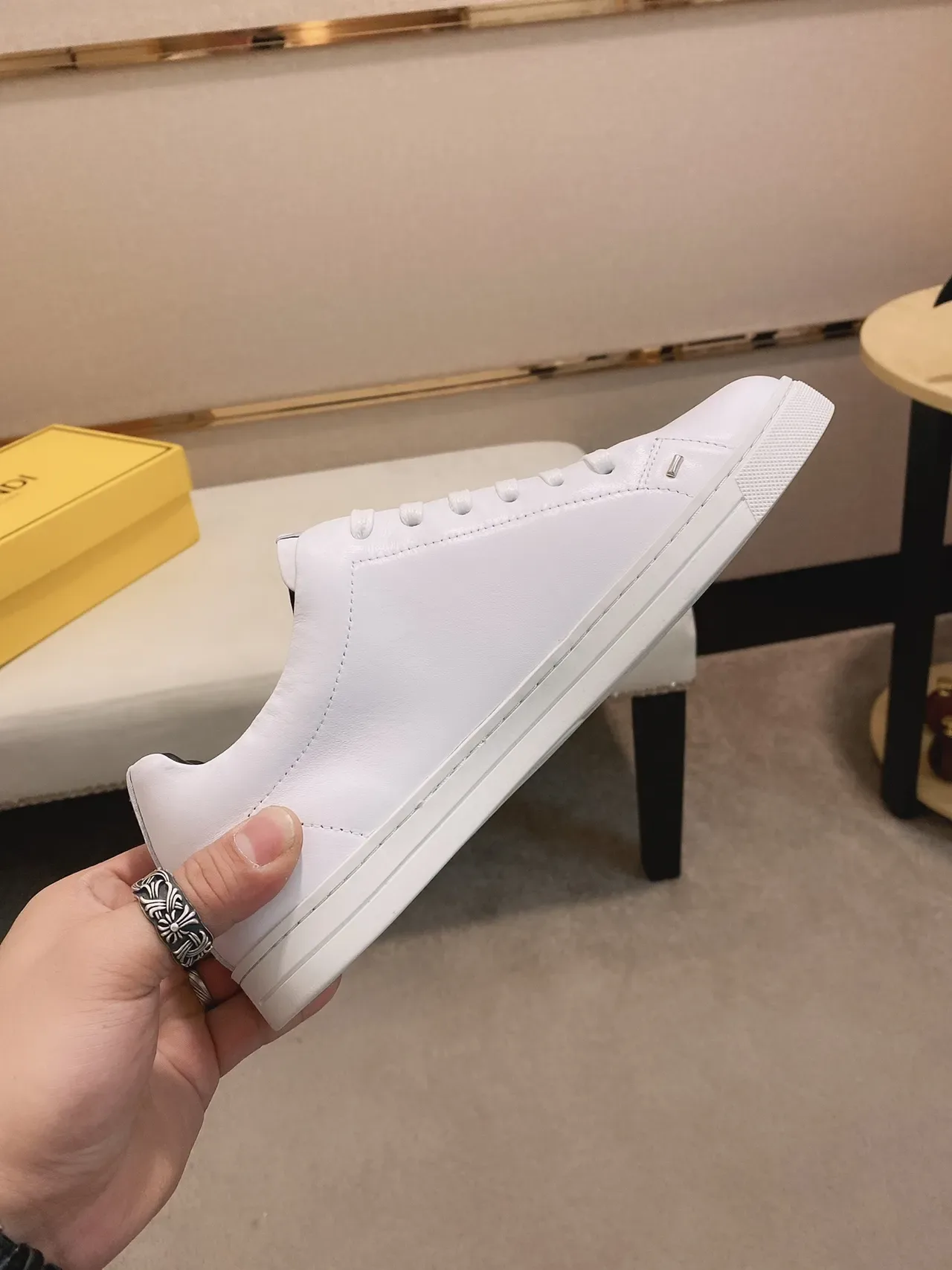 白黑几何面板低帮运动鞋 5