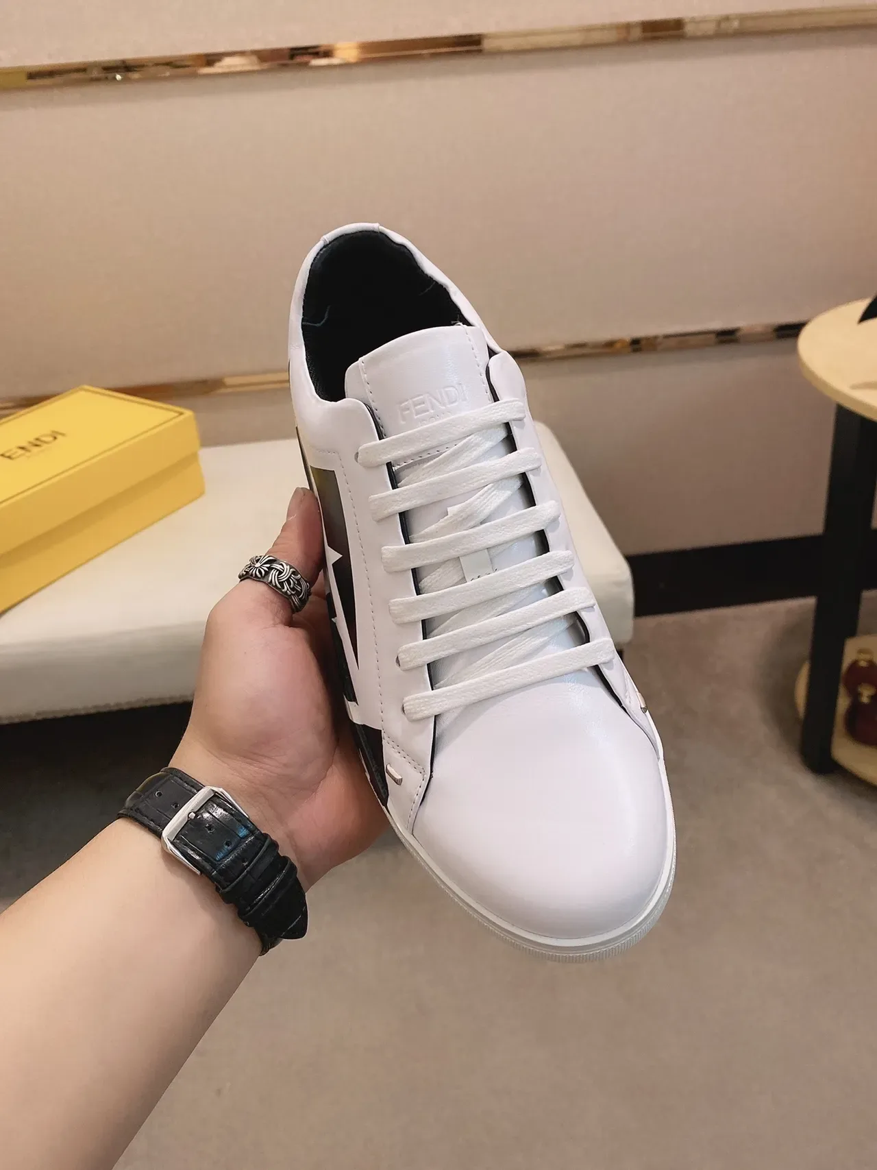 白黑几何面板低帮运动鞋 8