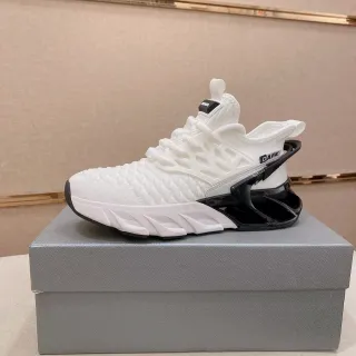 حذاء رياضي أبيض أسود بأعلى خيوط منسوجة midsole sculptured