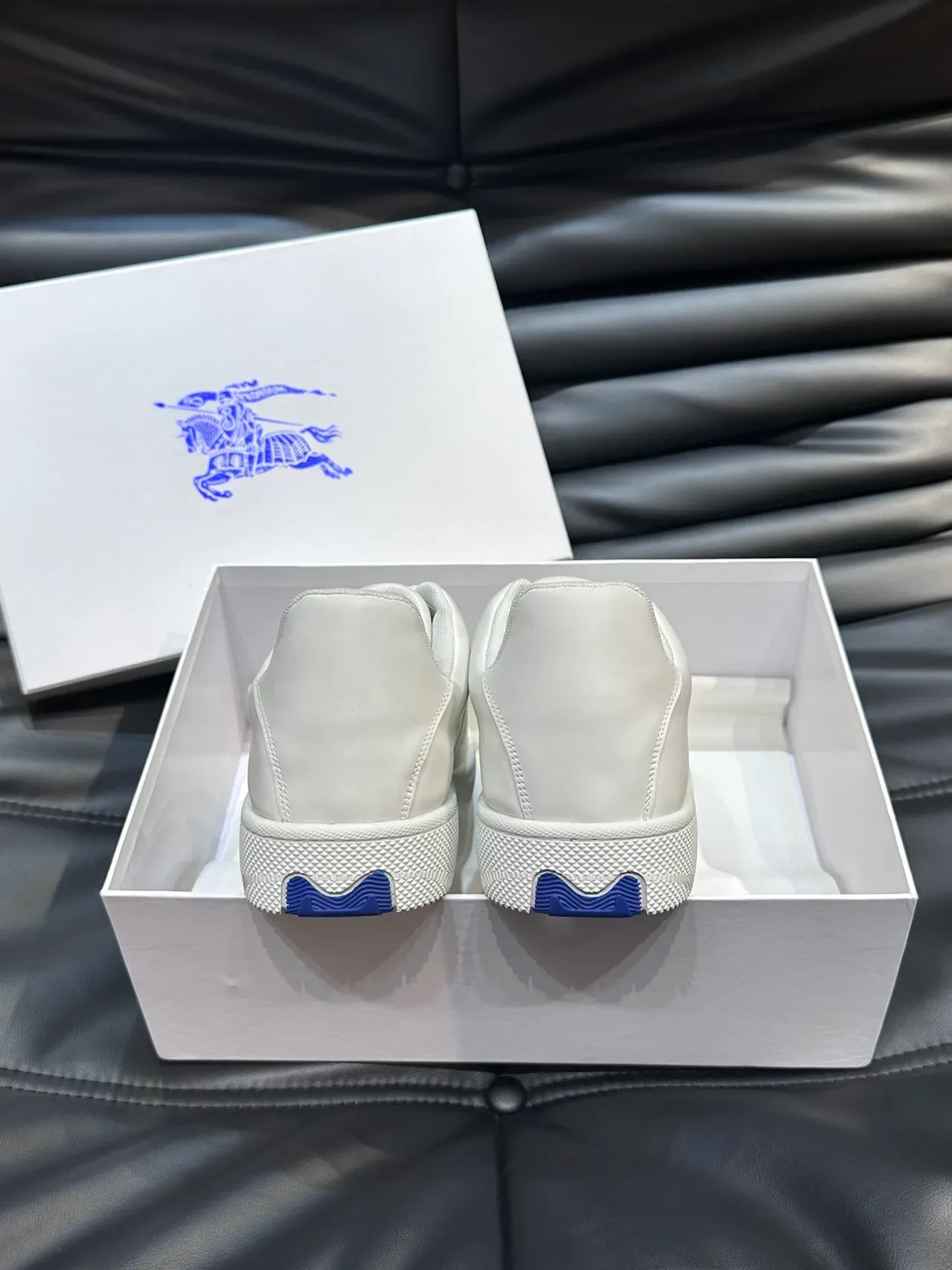 White Embossed Motif Low-Top Sneakers 3