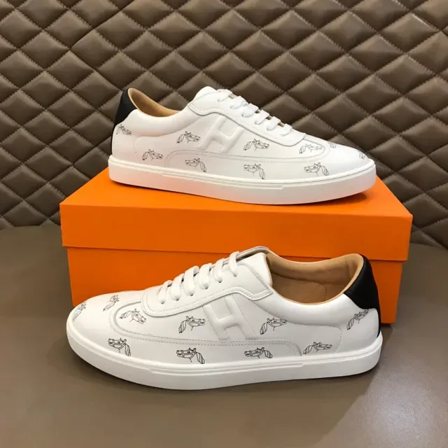 White Horse-Print Low-Top Lace-Up Sneaker 7