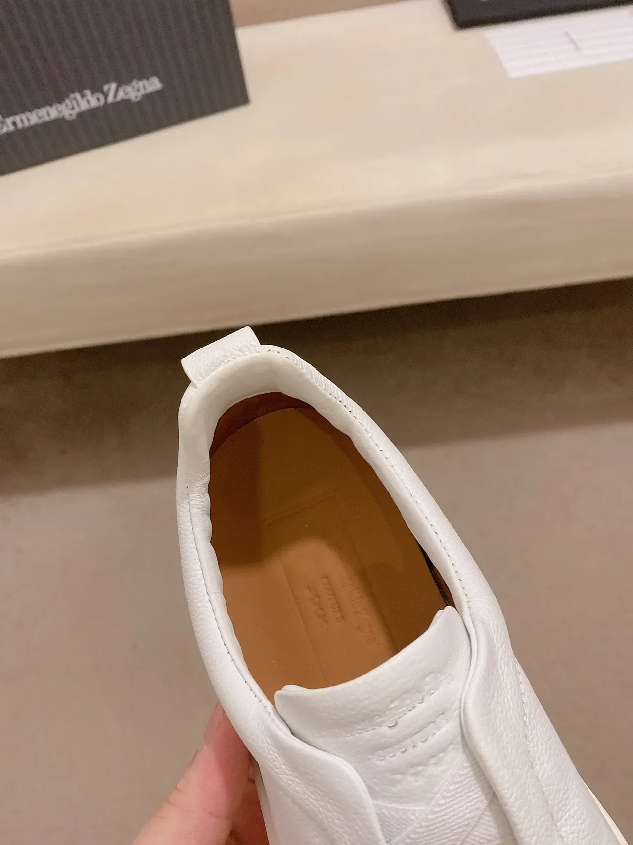 Tênis Lifestyle Slip-On de Couro Granulado Branco 4