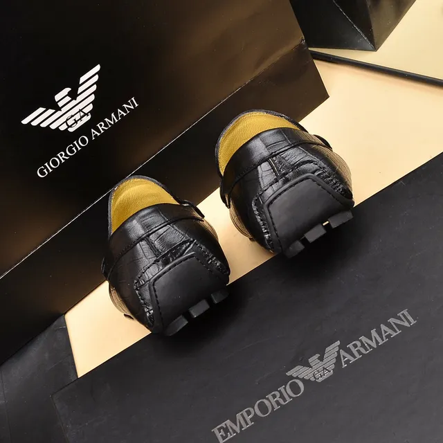 Giorgio Armani Mocasines de cuero con estampado de cocodrilo y hebilla 2
