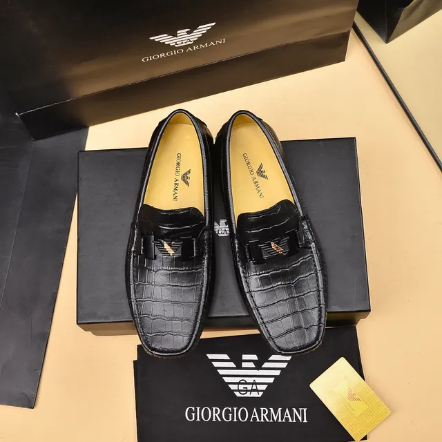 Giorgio Armani Mocasines de cuero con estampado de cocodrilo y hebilla 9