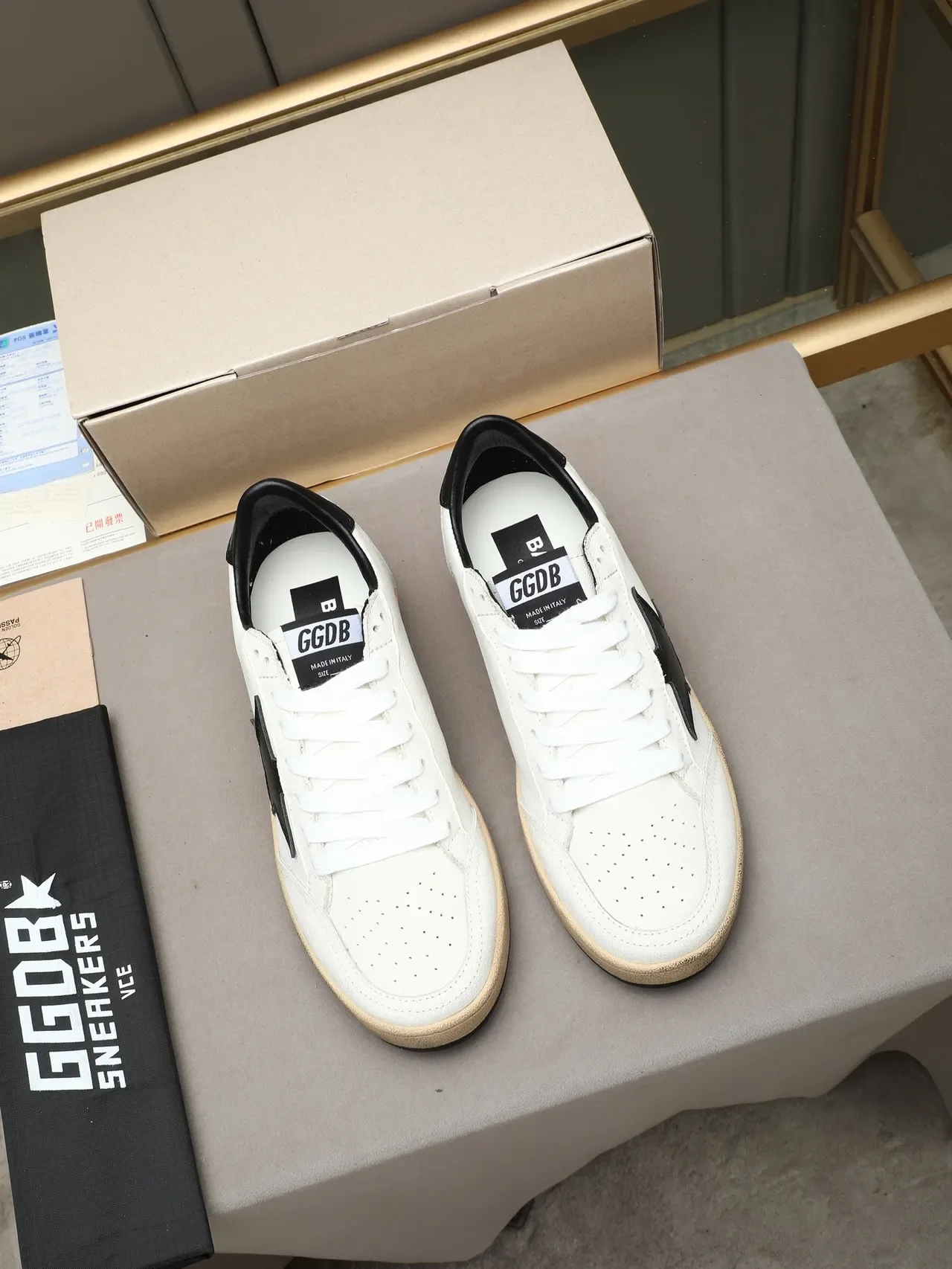Golden Goose Ball Star 白黑星橡皮底生活方式运动鞋 2