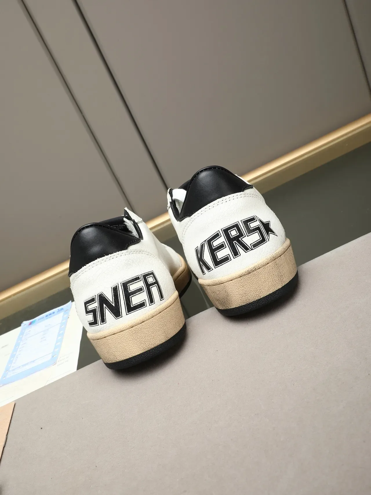 Golden Goose Ball Star 白黑星橡皮底生活方式运动鞋 3