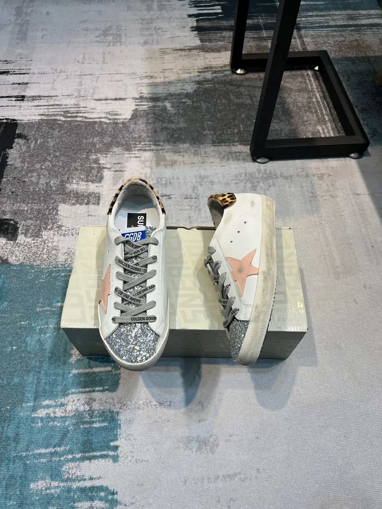 Golden Goose Superstar حذاء أسلوب حياة أبيض وردي نجم لامع طباعة الفهد كعب 4