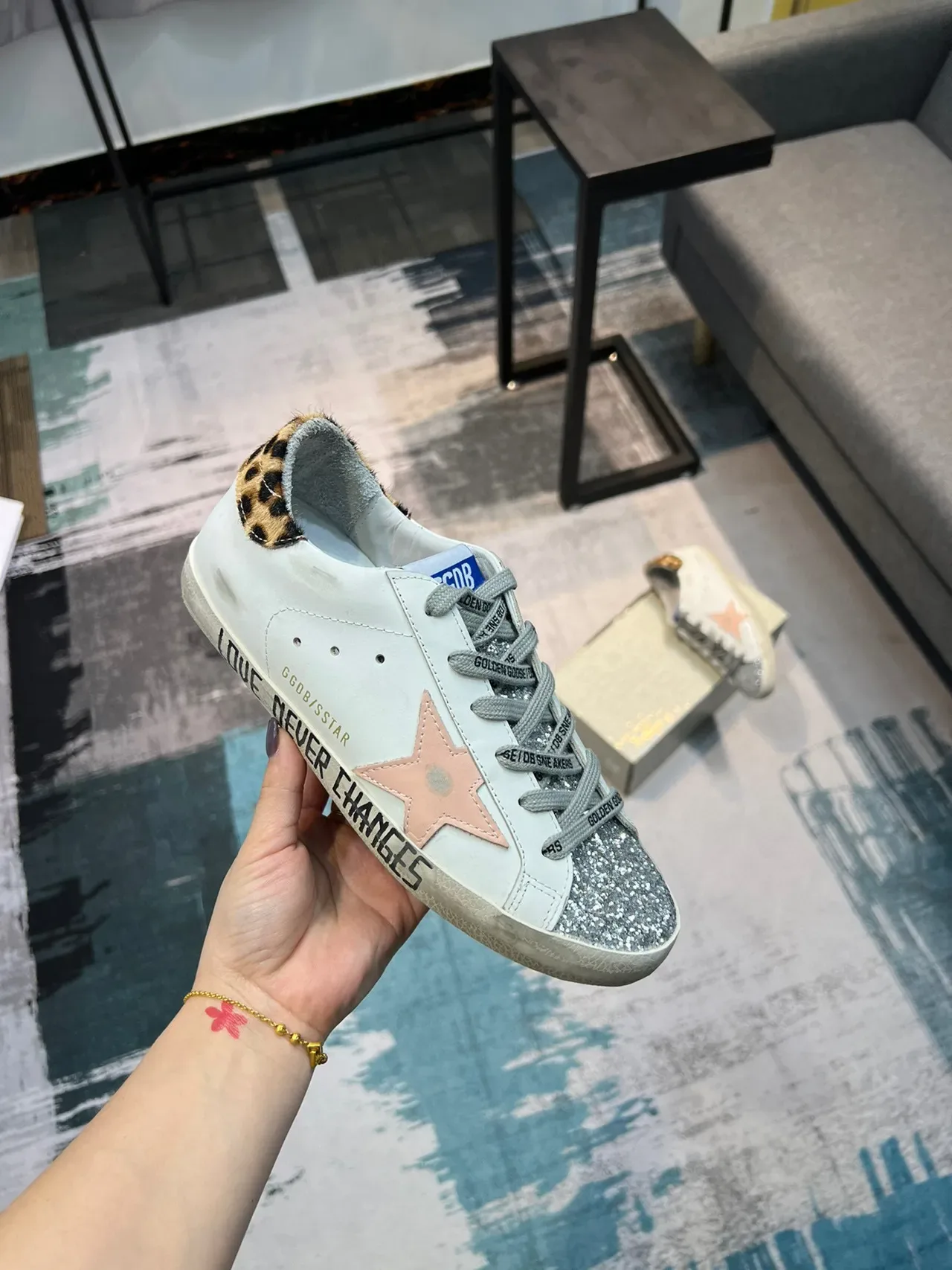 Golden Goose Superstar حذاء أسلوب حياة أبيض وردي نجم لامع طباعة الفهد كعب 6