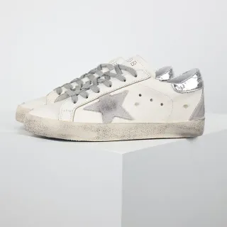Golden Goose Superstar Tênis lifestyle brancos prateados sola de borracha distressed patch de estrela metálica
