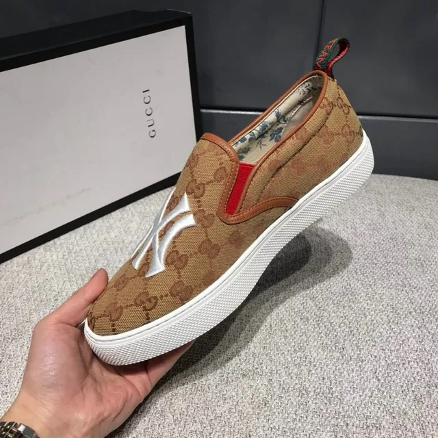 Gucci Ace বাদামী সাদা GG Supreme এমব্রয়ডারড NY লোগো ক্যানভাস শোজ 2