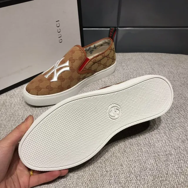Gucci Ace বাদামী সাদা GG Supreme এমব্রয়ডারড NY লোগো ক্যানভাস শোজ 5