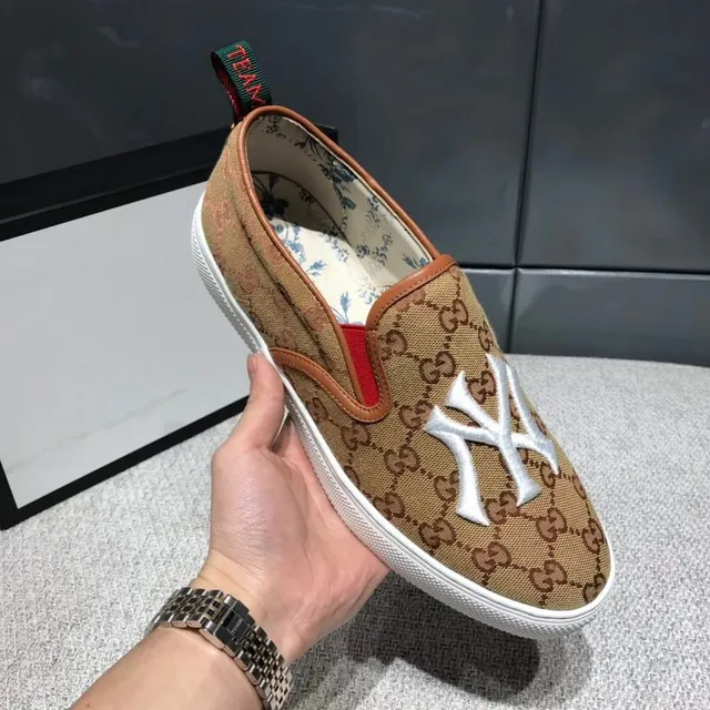 Gucci Ace বাদামী সাদা GG Supreme এমব্রয়ডারড NY লোগো ক্যানভাস শোজ 9